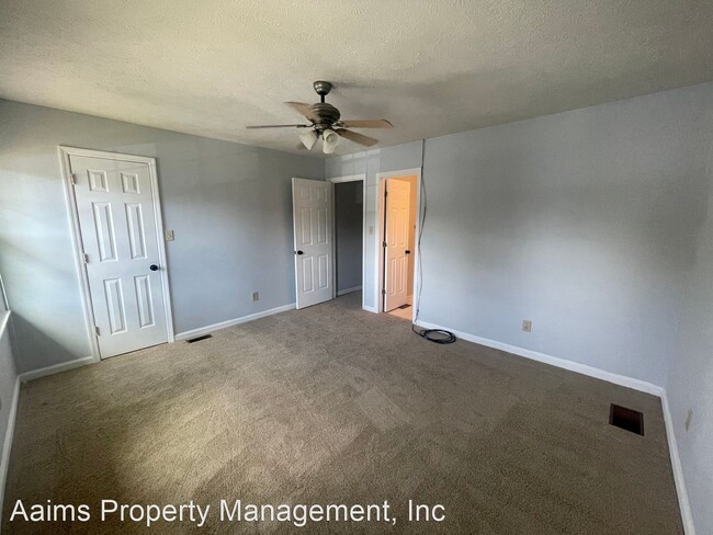 Building Photo - 2 br, 2.5 bath House - 2625 Edmonton Road