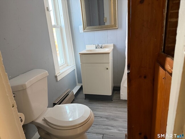 Building Photo - 131 Willow St