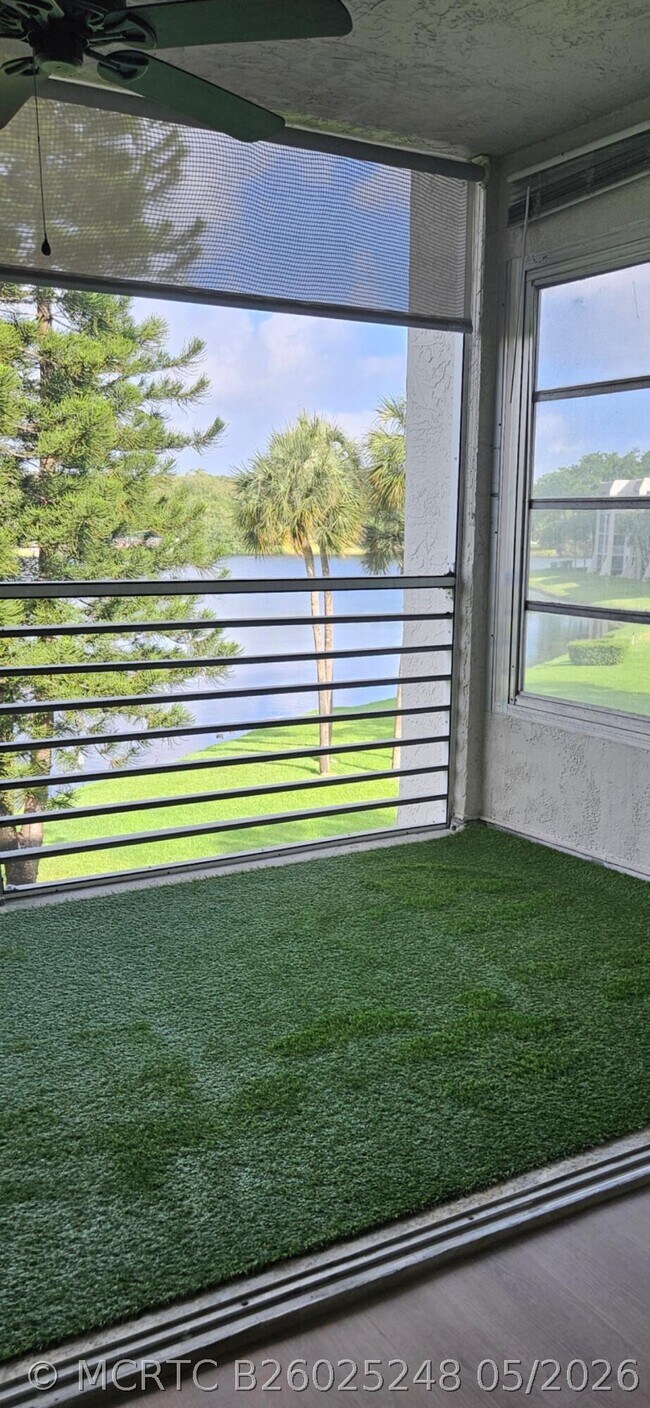 Building Photo - 9470 Poinciana Pl