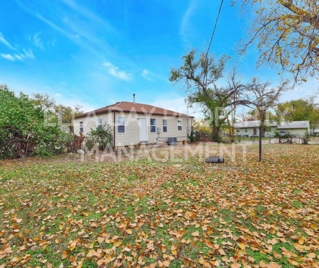 Building Photo - 2505 N Chautauqua Ave