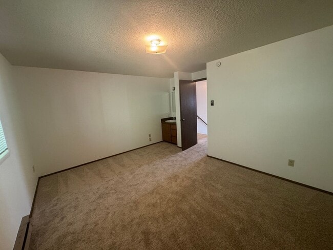 Building Photo - 3bd/1.75ba Seattle Home
