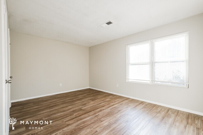 Building Photo - Comfortable Living in Stone Mountain