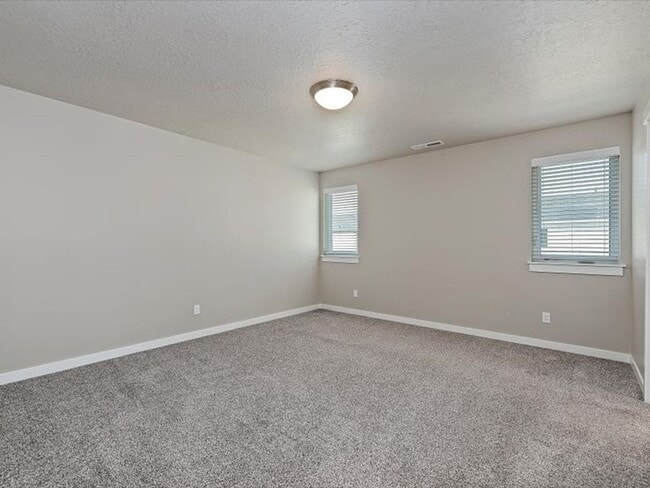 Building Photo - Must See!  Ready to move in! 4 bedroom, 2 bath home available in Verado with landscaping Included!
