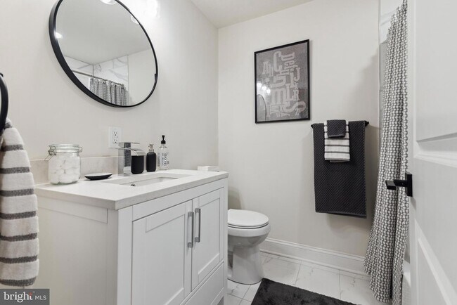 Building Photo - 1215 S 23rd St