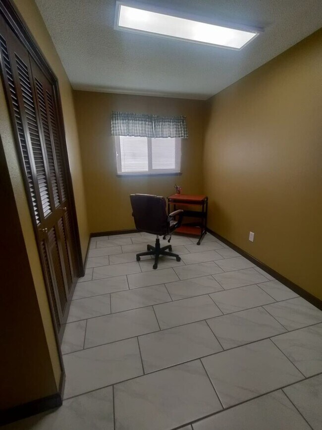 Building Photo - Merced County | Vaishali's Home - Patricia Ln @ Merced