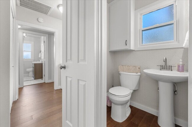 Building Photo - 2600 N 29th St