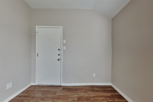 Building Photo - 16716 Foursquare Dr