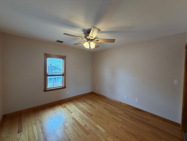 Building Photo - 35-37 John St-