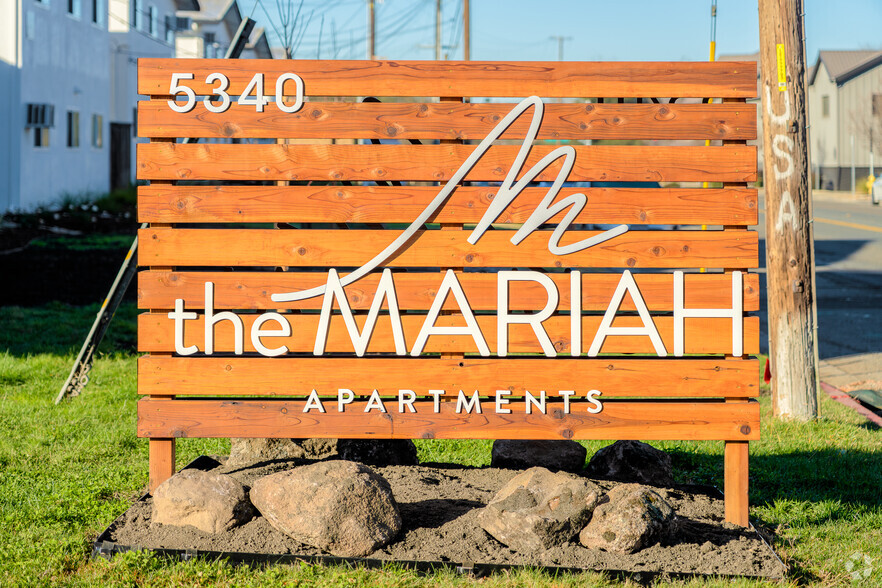 Signage - The Mariah