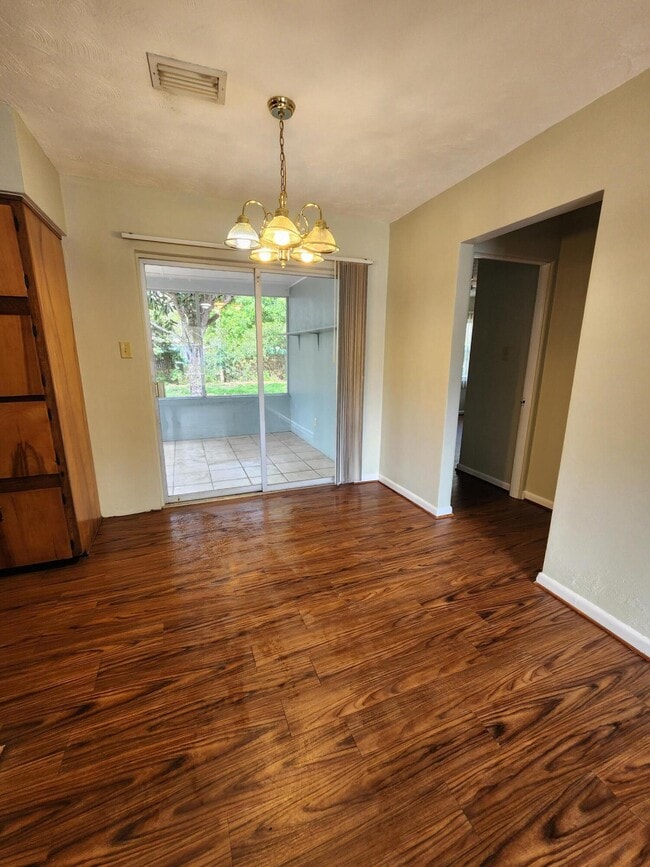 Building Photo - 434 Lenore Ave