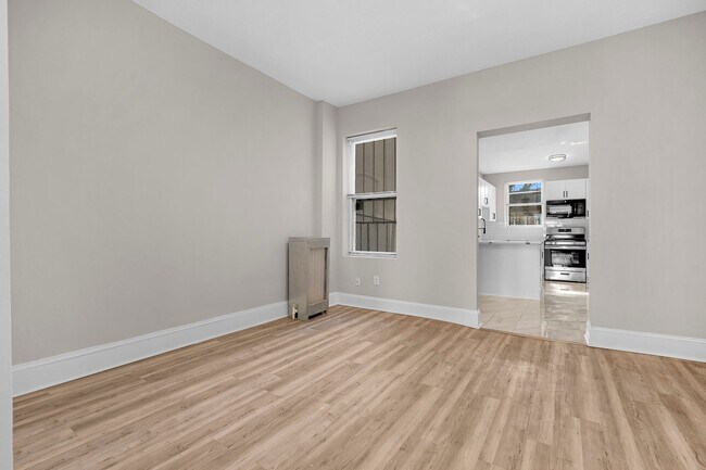 Building Photo - Charming 3-Bedroom with High Ceilings & Modern Updates