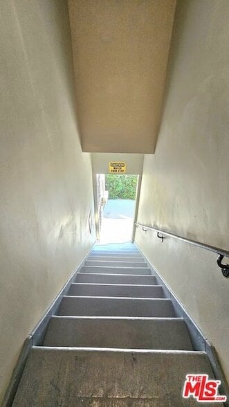 Building Photo - 1022 S Norton Ave