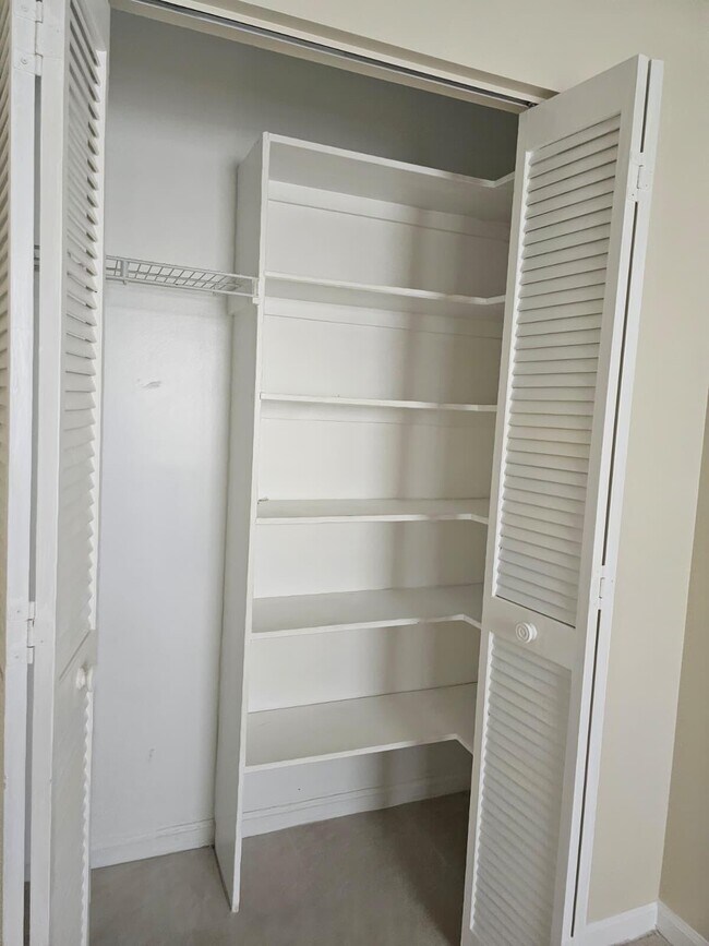 Building Photo - 5220 Rosen Blvd