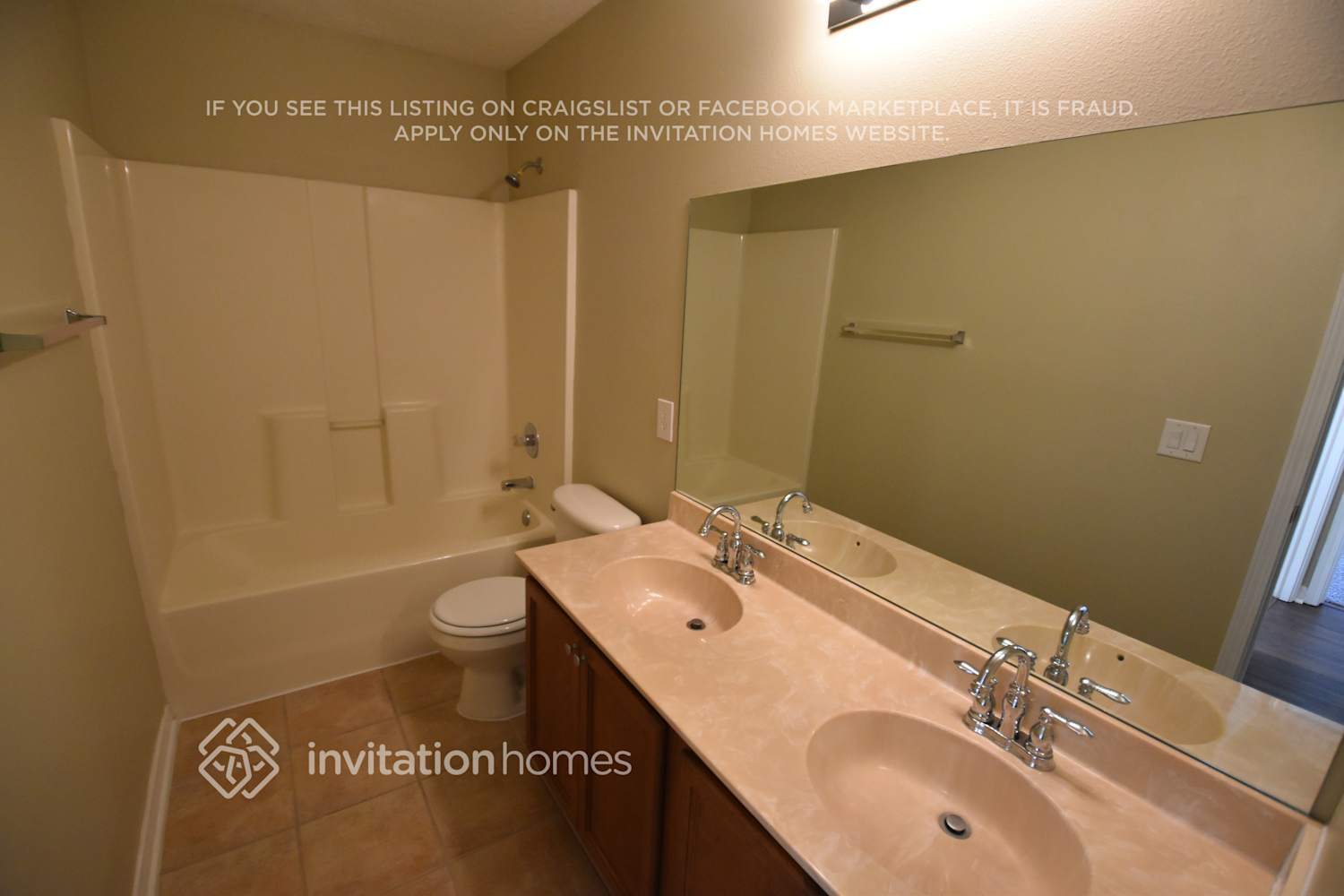 Building Photo - 11135 Golden Silence Dr