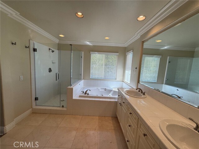 Building Photo - 27 Highfield Glen