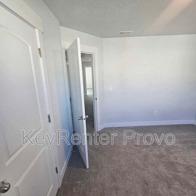 Building Photo - 1297 Dawes Wy