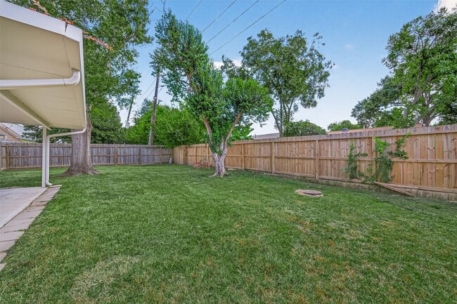 Building Photo - 16355 Sierra Grande Dr