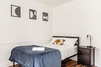 Building Photo - 515 Landfair Ave