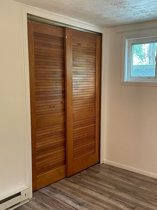Nice size closet - 340 Edgewater Ave NW