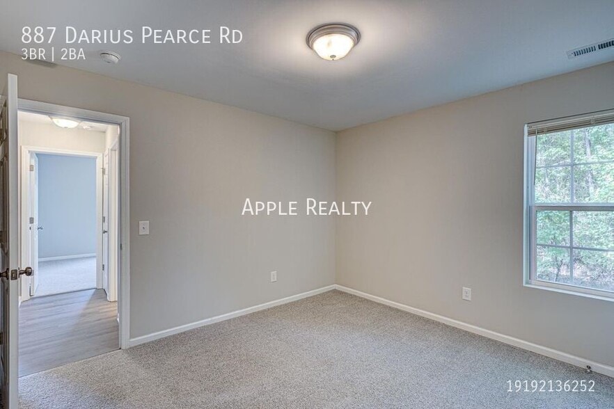 Building Photo - 887 Darius Pearce Rd