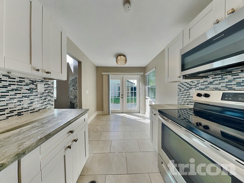 Building Photo - 4651 W Eastwind Dr