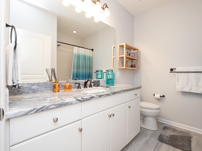 Building Photo - 500 Bucksley Ln