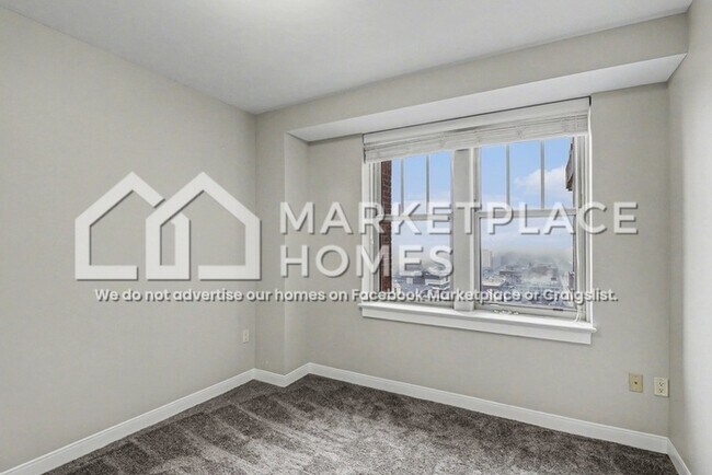 Building Photo - 525 W Lafayette Blvd