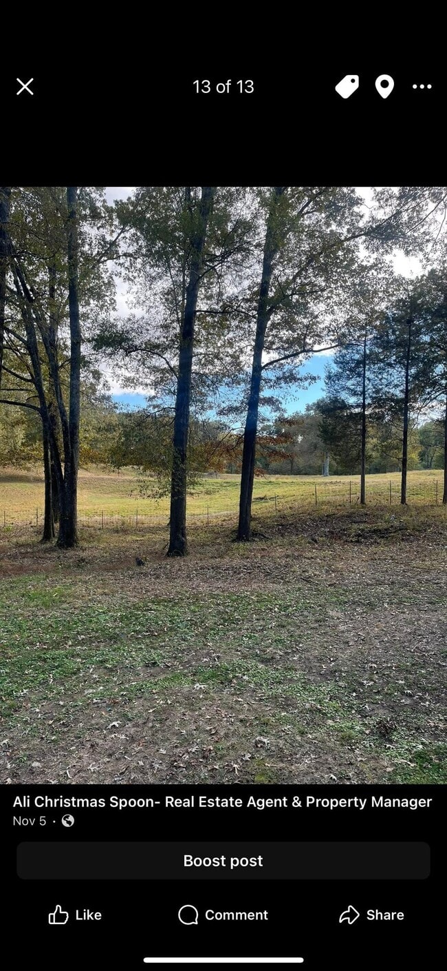 Building Photo - 800 Helene Dr