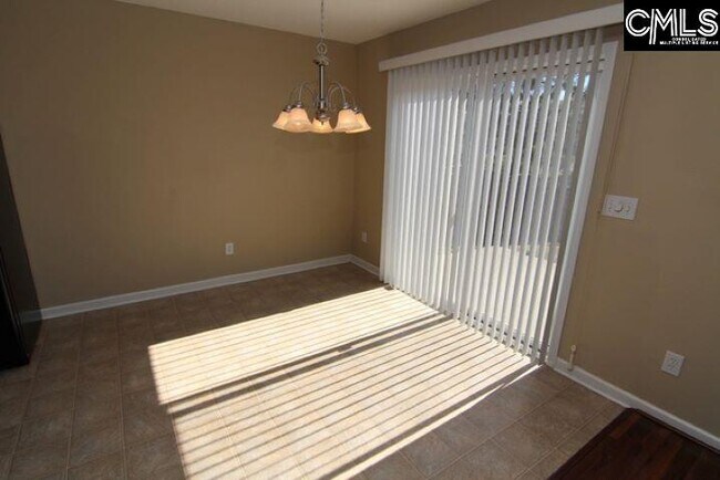 Building Photo - 5 Redbrush Ct