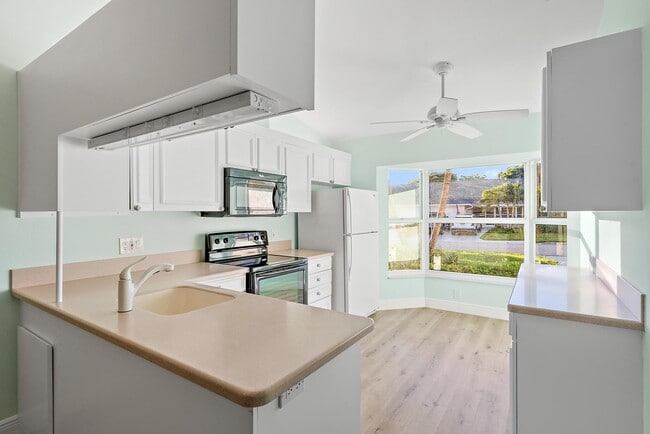 Building Photo - 10808 SE Sea Pines Cir