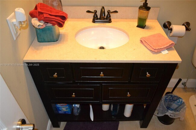 Building Photo - 9727 Hammocks Blvd