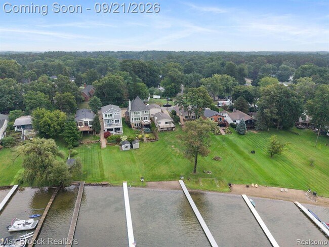 Building Photo - 4151 Bluebird Dr