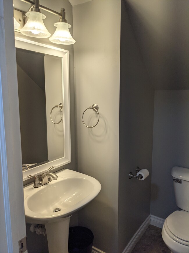 Main Floor Powder Room - 882 Summerfield Dr