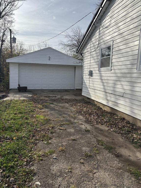 Building Photo - 3908 Yellowstone Ave