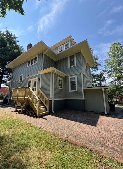 private deck, patio & side yard - 28 Dean St