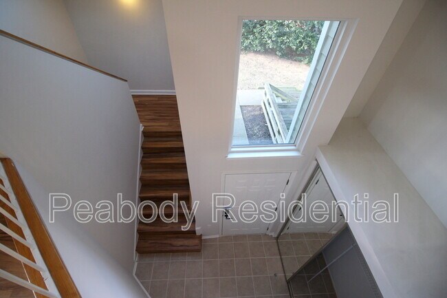 Building Photo - 1956 Villaridge Dr