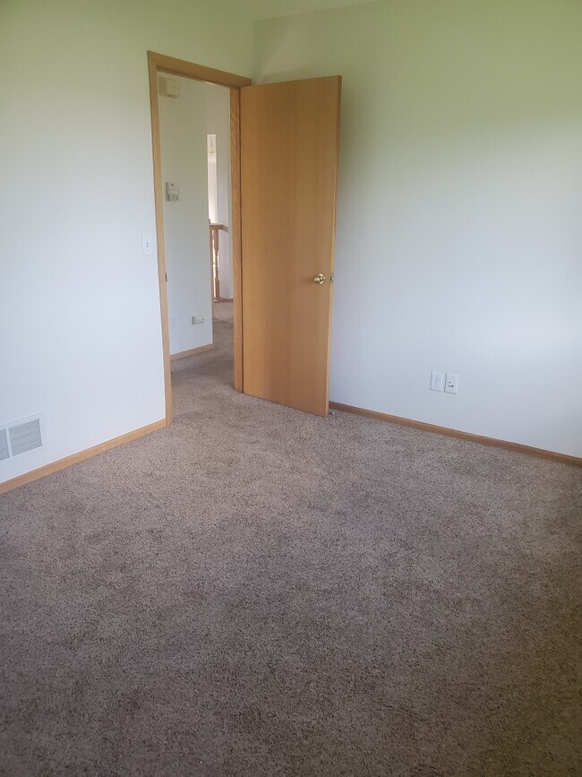 Building Photo - 1157 Atwood St S