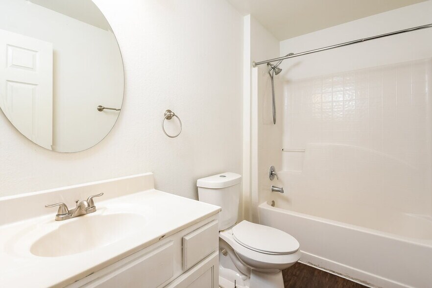 Building Photo - 2924 Elbib Dr