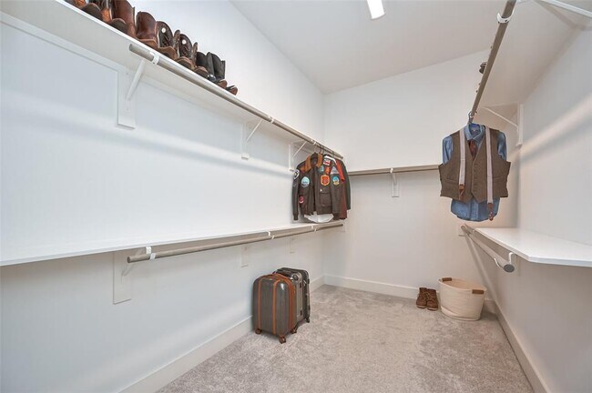 Building Photo - 17026 Canosa Dr