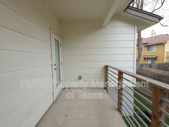 Building Photo - 6800 Menchaca Rd