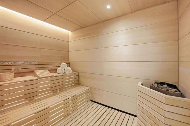 Building Photo - 175 SE 25th Rd