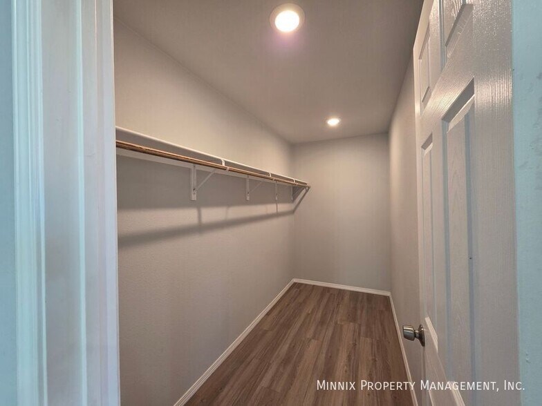 Building Photo - 1647 Wrigley Dr