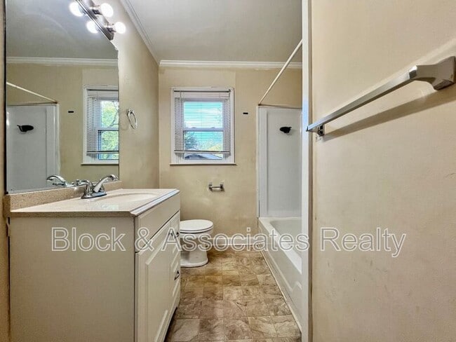 Building Photo - 139 Endsley Ave