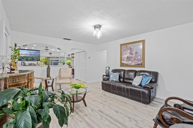 Building Photo - 11914 SW 125th Pl