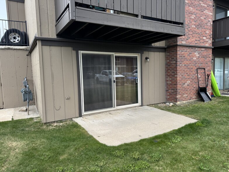 Building Photo - 1033 Straight Creek Dr