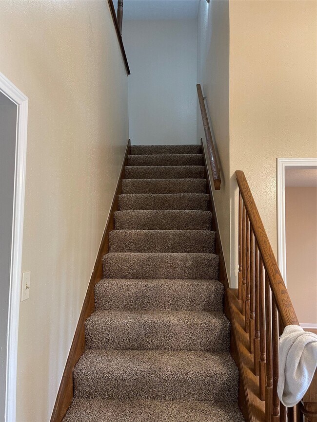 Building Photo - 2914 Arrowhead Dr