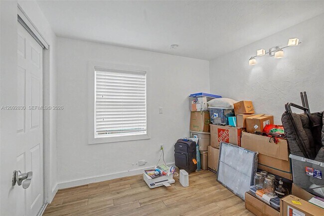 Building Photo - 5910 SW 62nd Terrace