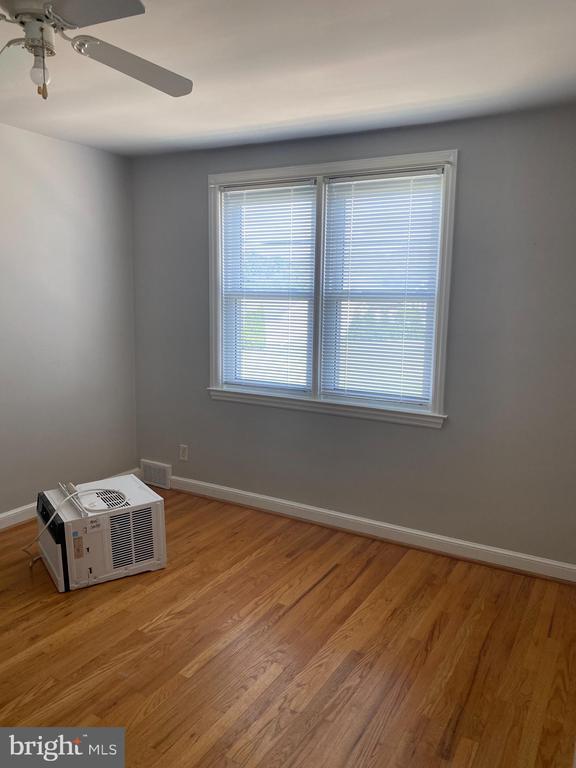 Building Photo - 404 New Rd