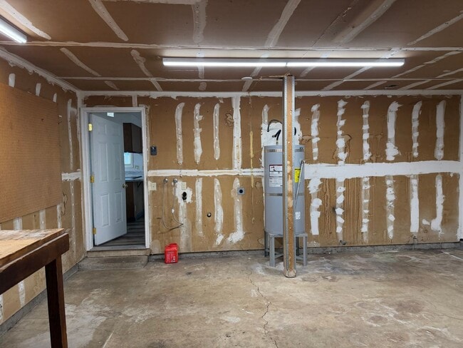 Building Photo - 3 bedroom 2 bath house in Thurston!