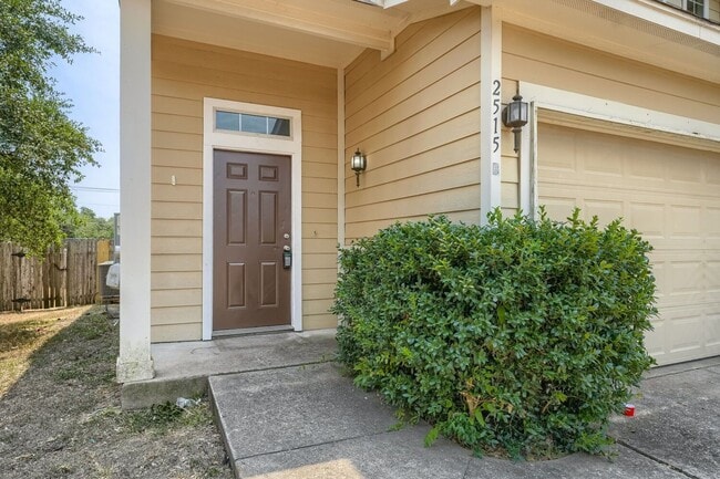 Building Photo - 2515 Allred Dr